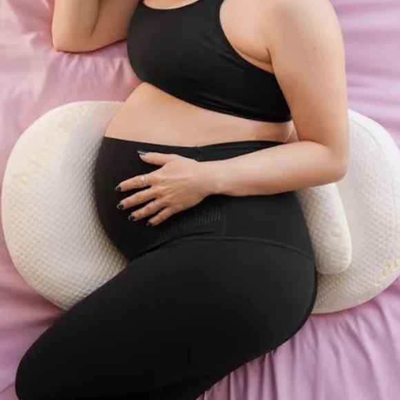 Pregnancy pillow - Picture 1 of 3